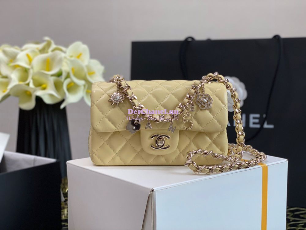 Replica Chanel Lambskin Charm Flap Bag AS2326 2021-Limited Yellow