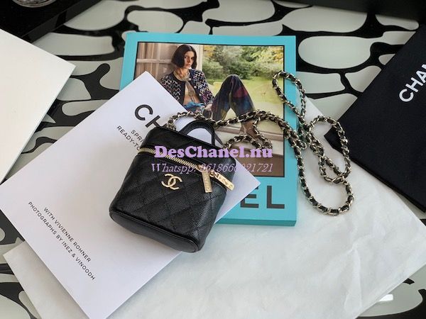 Replica Chanel Petit Curved Vanity Case With Chain in Grained Calfskin