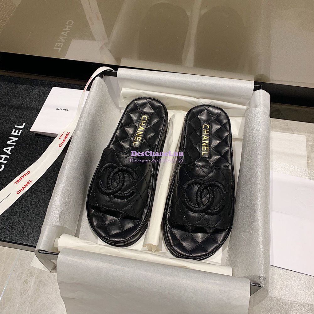 Replica Chanel Quilted Lambskin Sandals G36901 Black