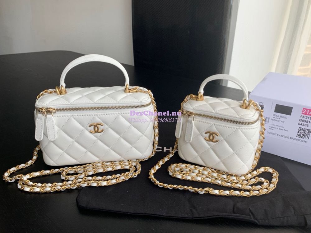 small vanity with chain bag chanel